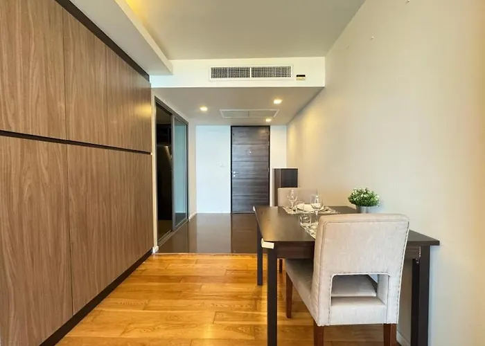 Living Ploenchit 아파트 방콕