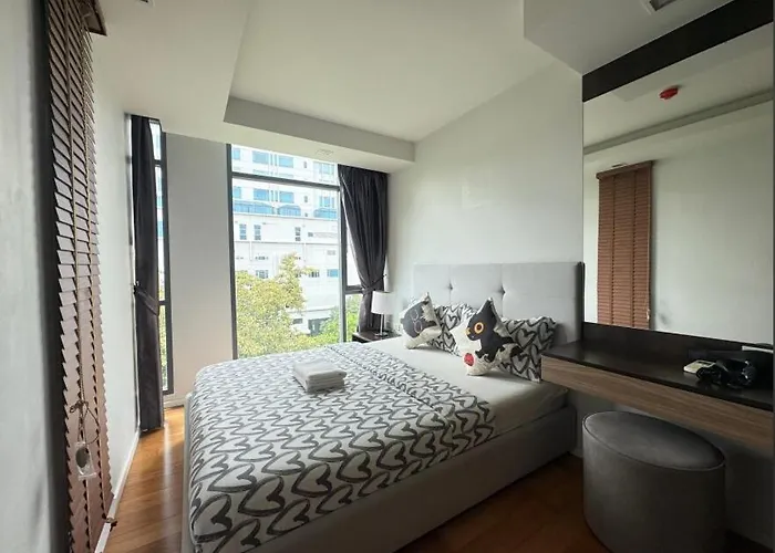 아파트 Living Ploenchit 방콕