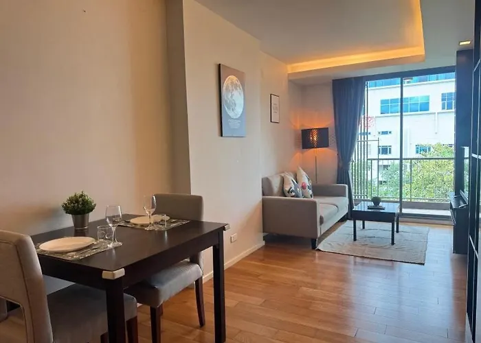 Living Ploenchit 아파트 방콕
