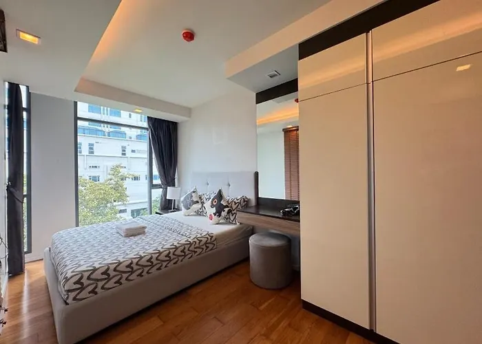 아파트 Living Ploenchit 방콕