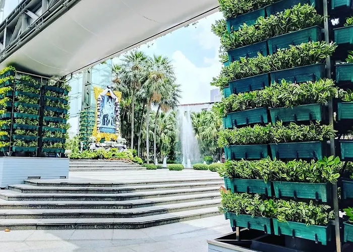 Living Ploenchit *