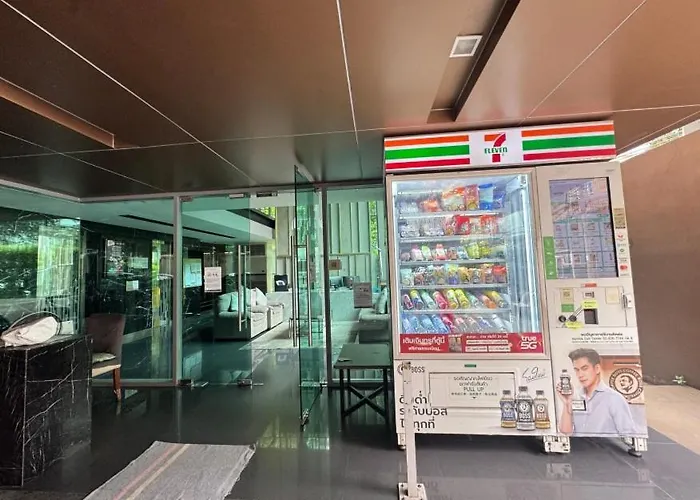 아파트 Living Ploenchit