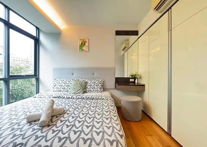 아파트 Living Ploenchit *