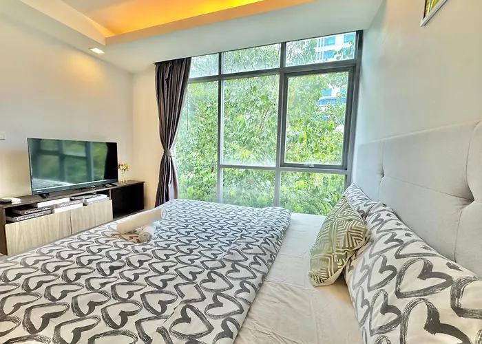 Living Ploenchit 아파트 방콕