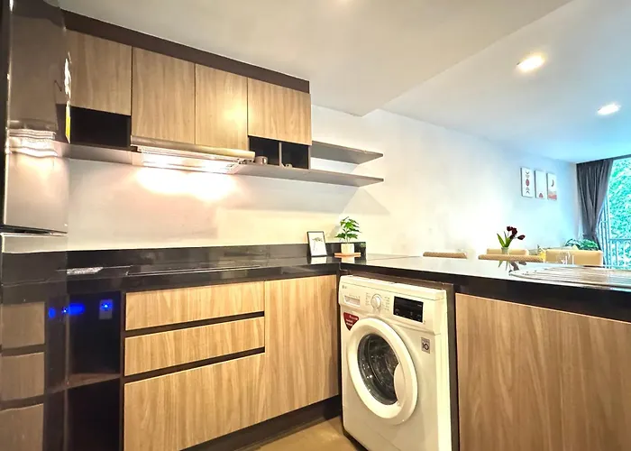 아파트 Living Ploenchit 방콕