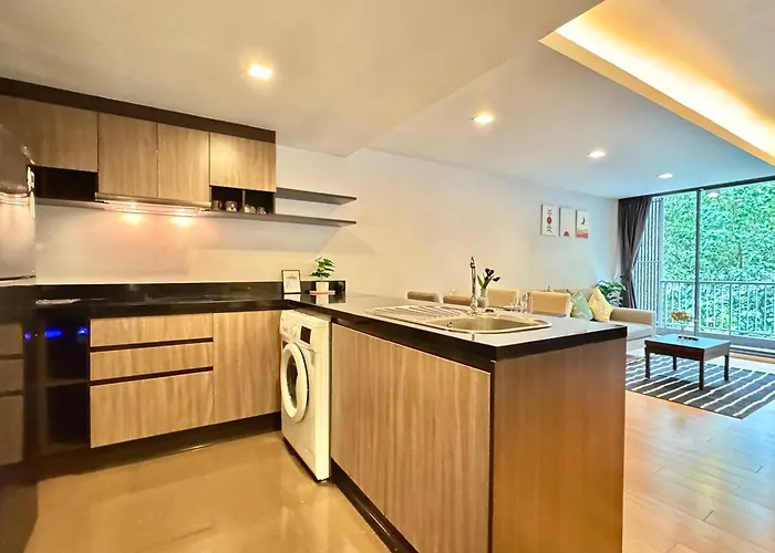 Living Ploenchit 방콕